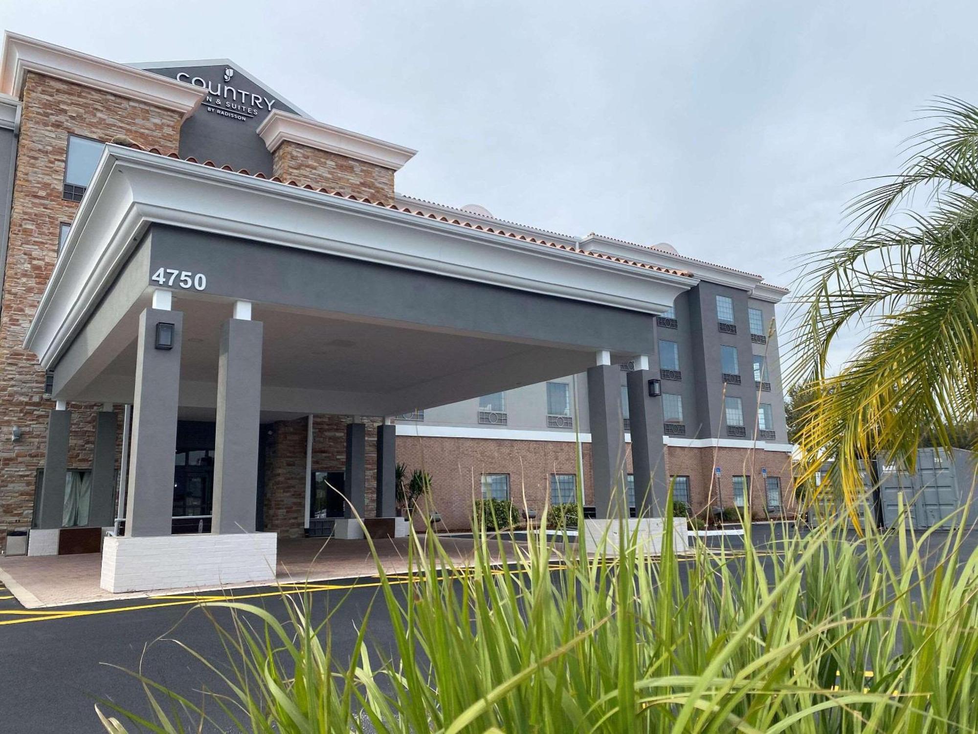 Country Inn & Suites By Radisson, Rj Stadium - Tampa Airport East Exterior foto