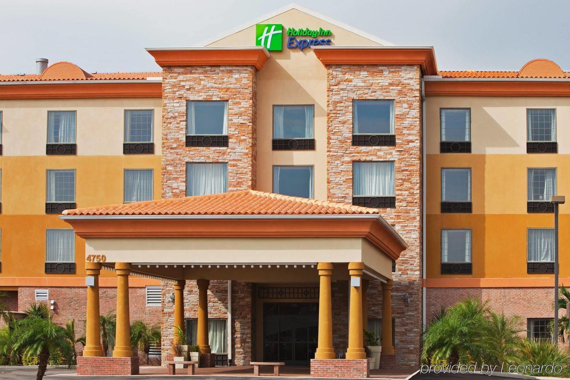 Country Inn & Suites By Radisson, Rj Stadium - Tampa Airport East Exterior foto